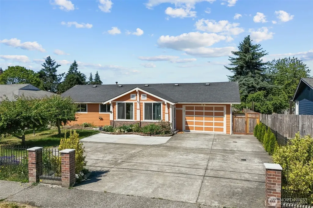 24527 36th Avenue S Kent WA 98032