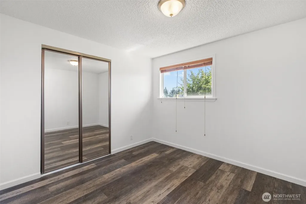 24527 36th Avenue S Kent WA 98032