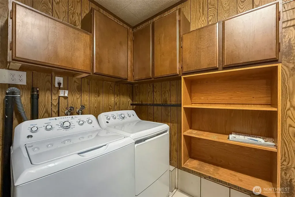 24527 36th Avenue S Kent WA 98032