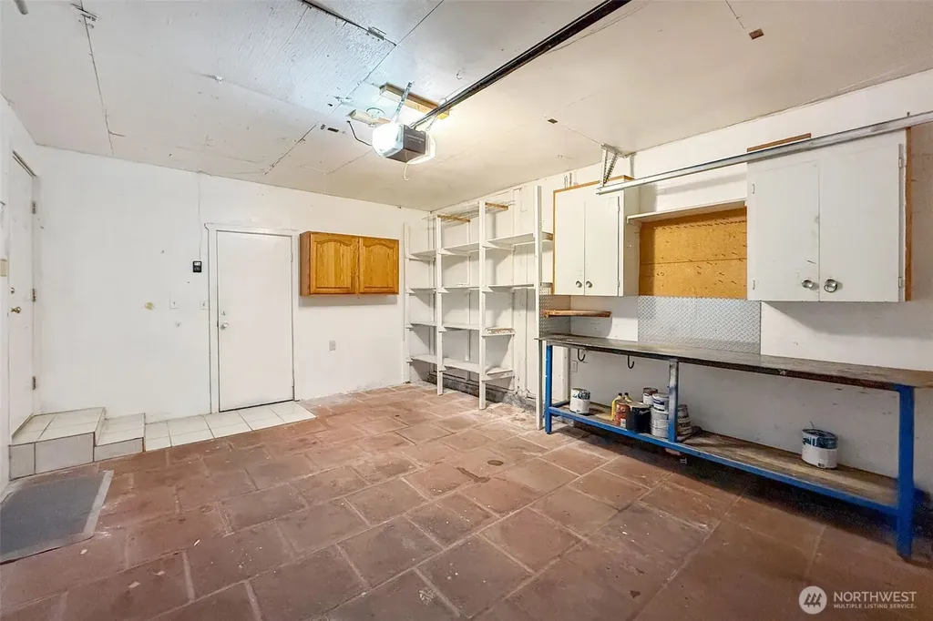 24527 36th Avenue S Kent WA 98032