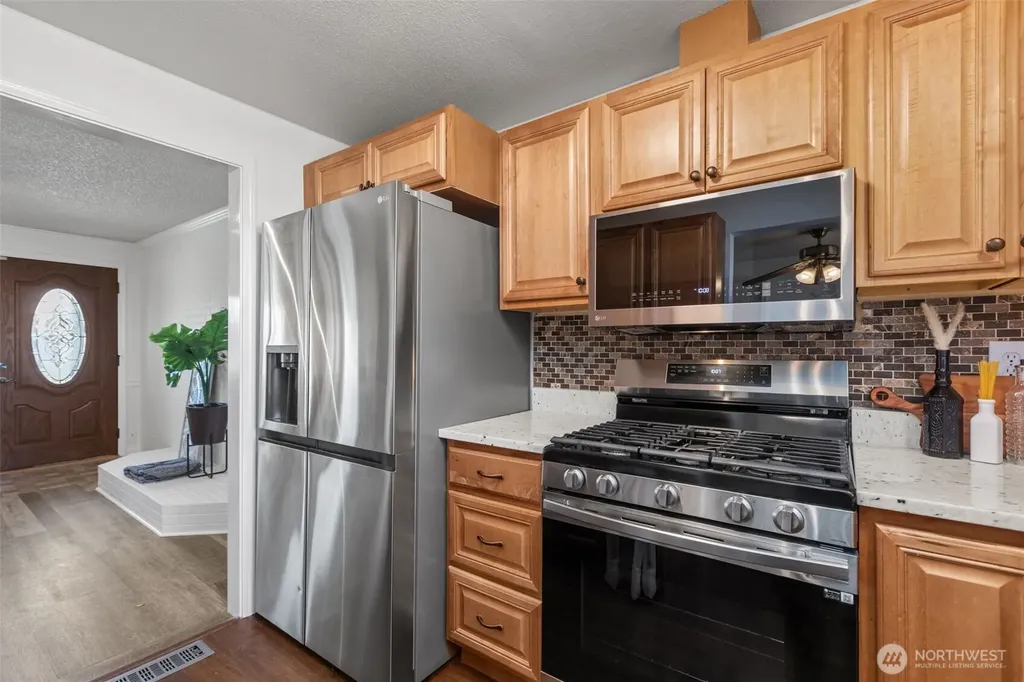 24527 36th Avenue S Kent WA 98032