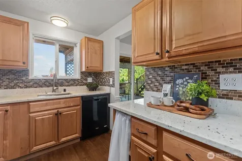 24527 36th Avenue S Kent WA 98032