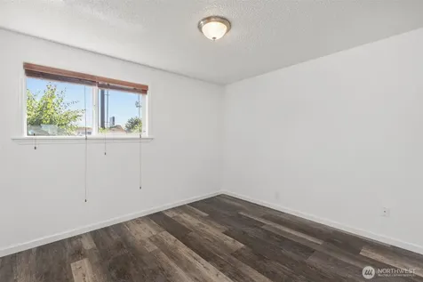 24527 36th Avenue S Kent WA 98032