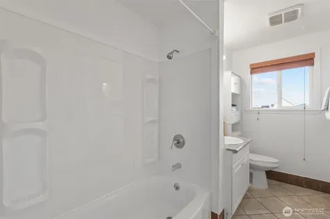 24527 36th Avenue S Kent WA 98032