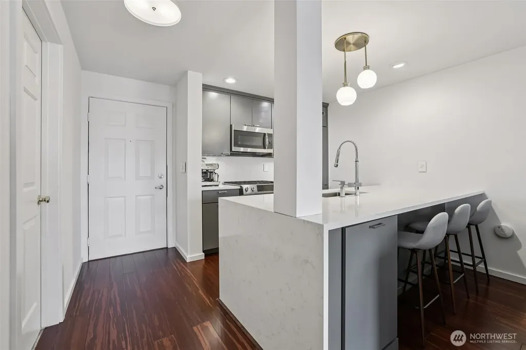 520 2nd Avenue W Seattle WA 98119