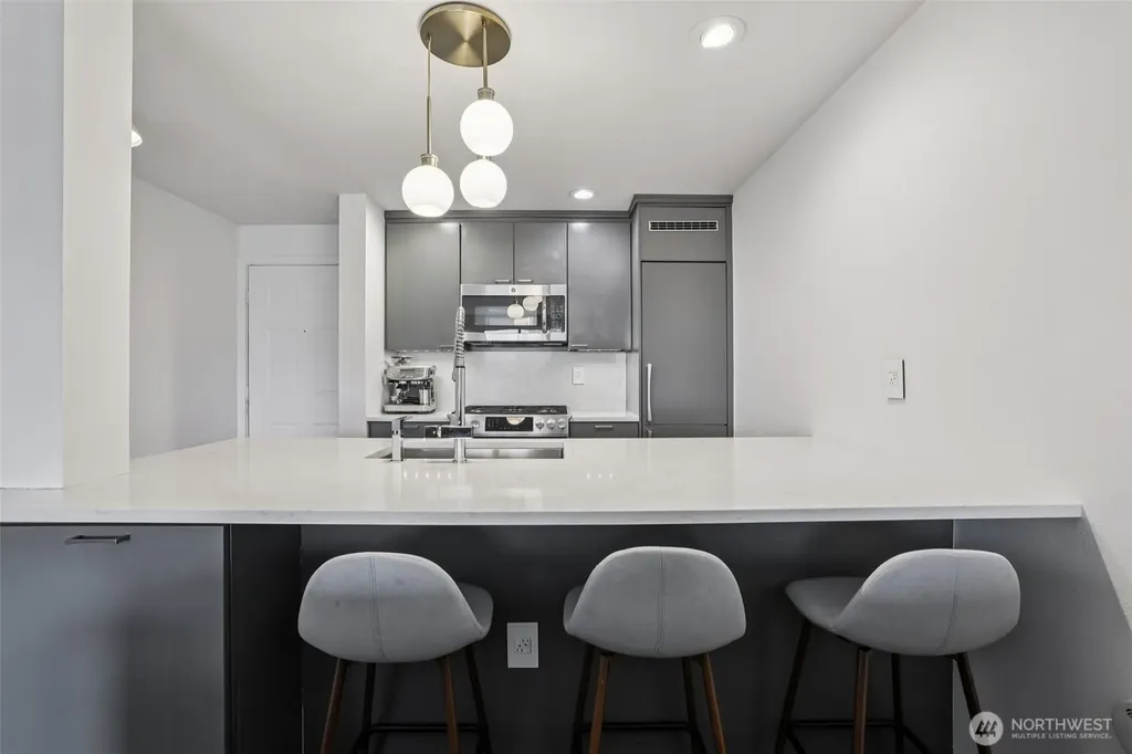 520 2nd Avenue W Seattle WA 98119