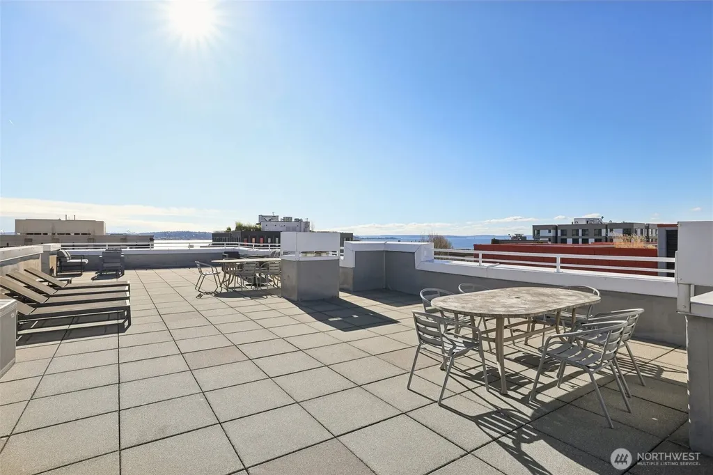 520 2nd Avenue W Seattle WA 98119