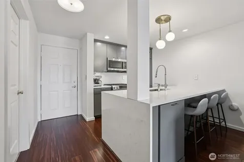 520 2nd Avenue W Seattle WA 98119