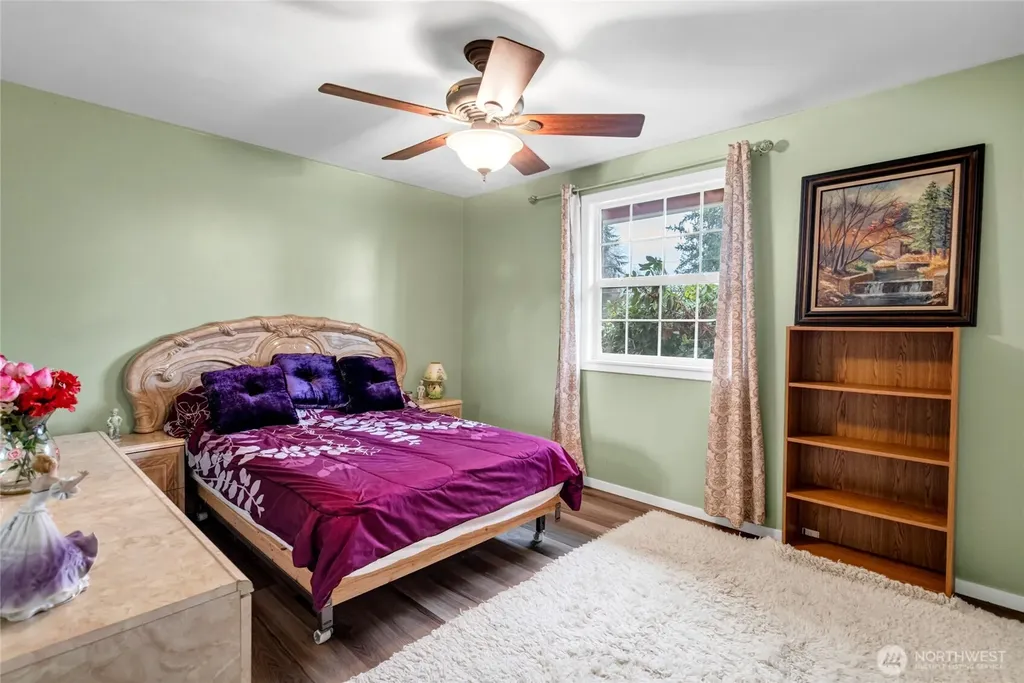 28461 26th Avenue S Federal Way WA 98003