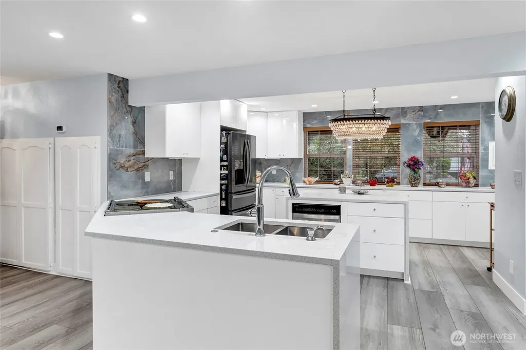 28461 26th Avenue S Federal Way WA 98003
