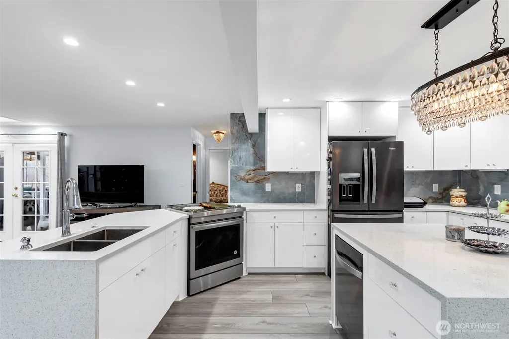 28461 26th Avenue S Federal Way WA 98003