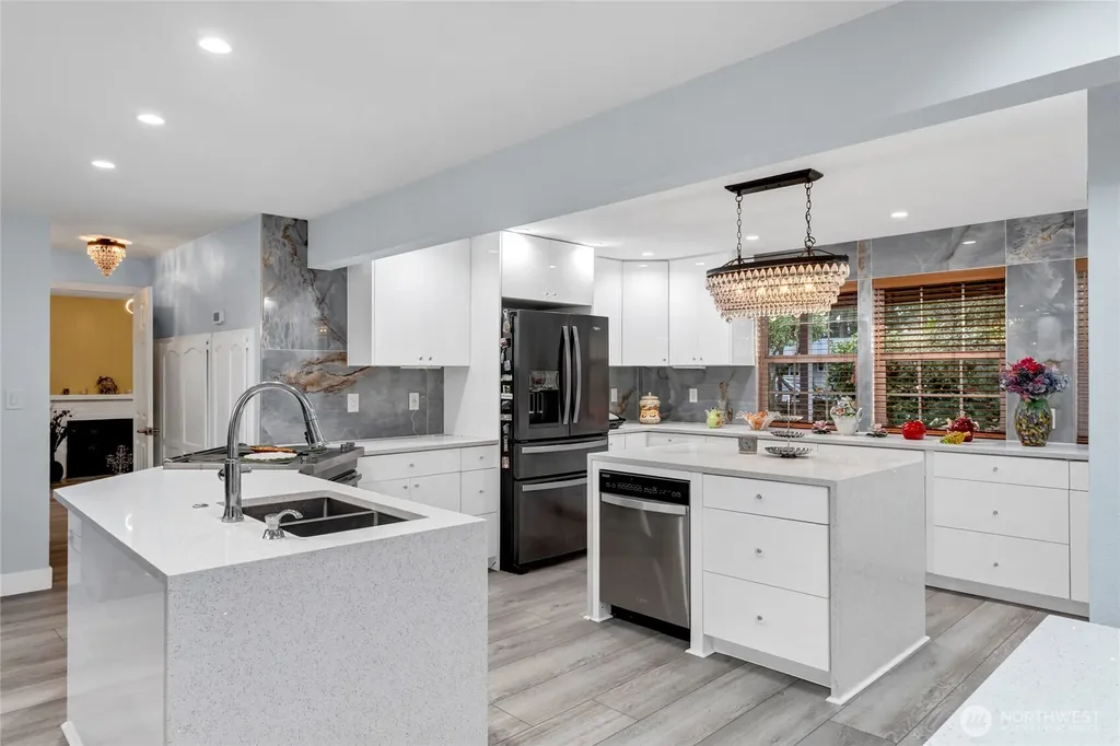 28461 26th Avenue S Federal Way WA 98003
