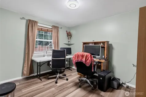 28461 26th Avenue S Federal Way WA 98003