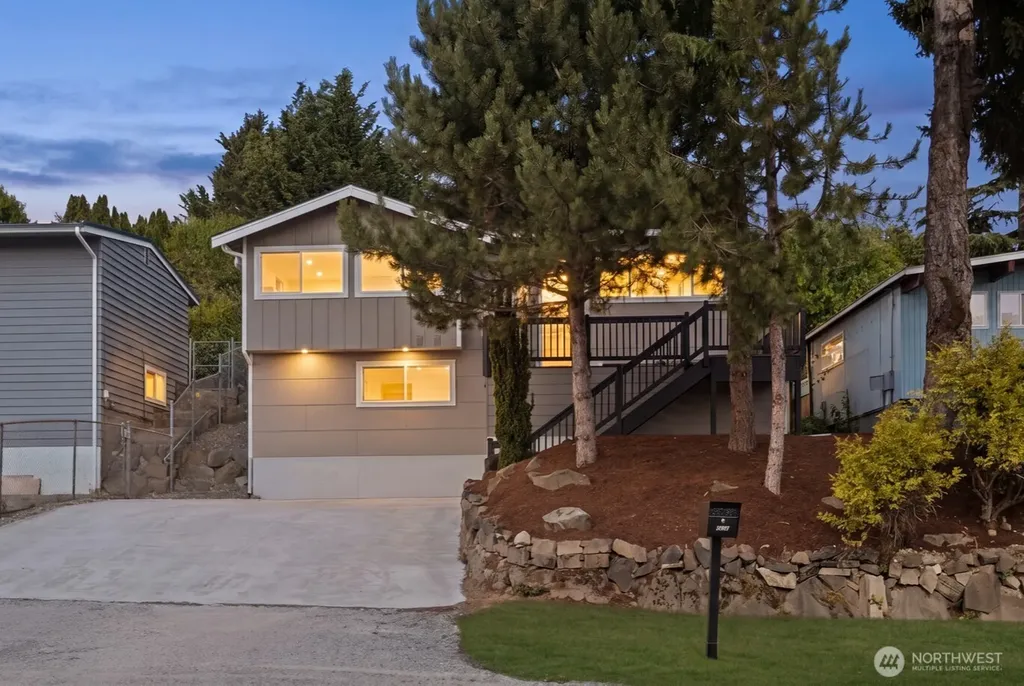 5926 23rd Avenue S Seattle WA 98108