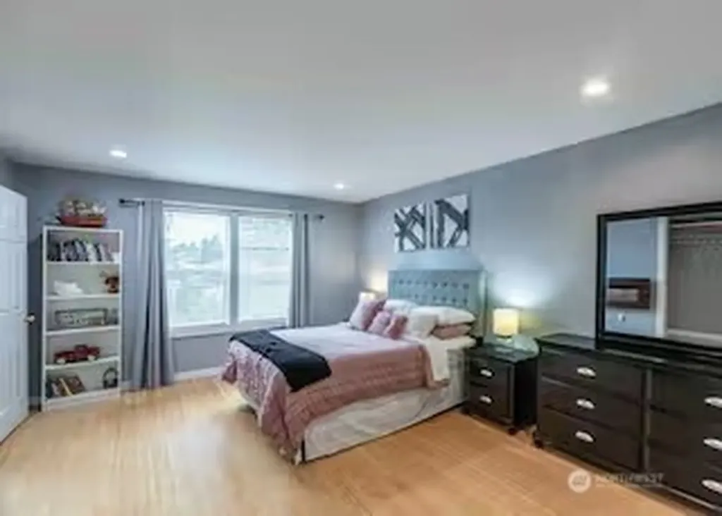 4248 S 148th Street Tukwila WA 98168