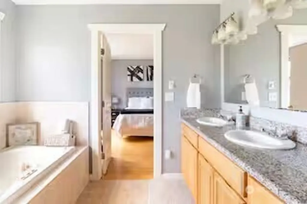 4248 S 148th Street Tukwila WA 98168