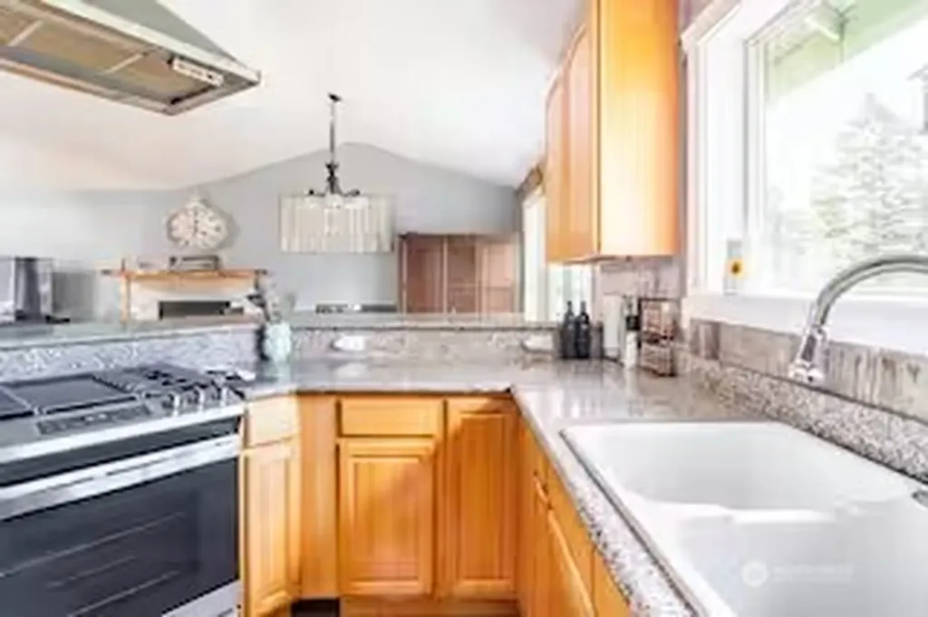 4248 S 148th Street Tukwila WA 98168