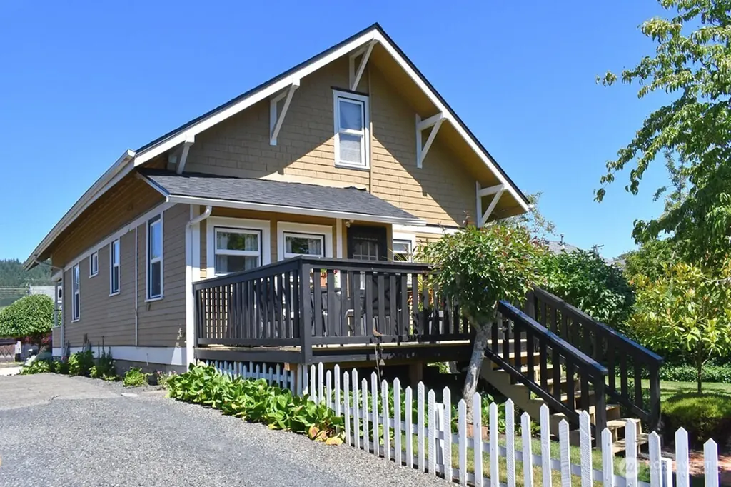 673 SW Chehalis Avenue Chehalis WA 98532