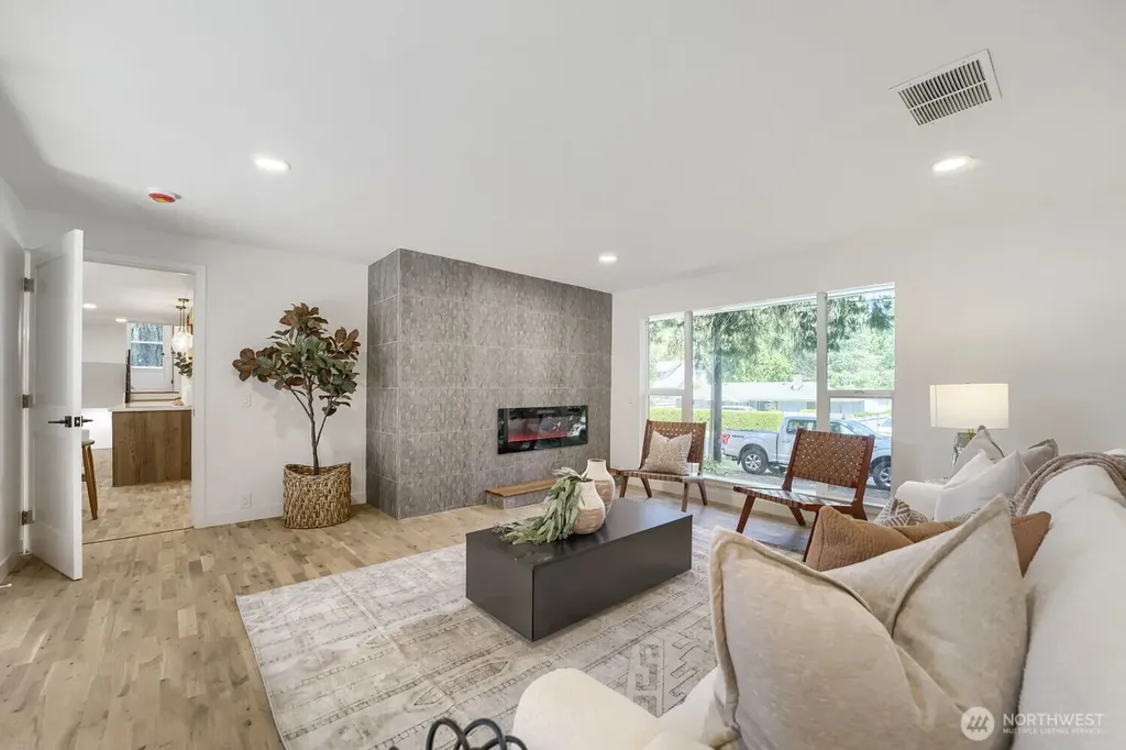 16051 21st Avenue SW Burien WA 98166