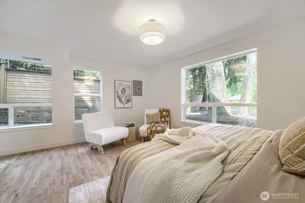 16051 21st Avenue SW Burien WA 98166