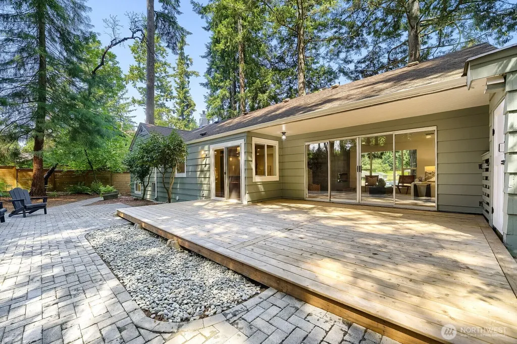 16051 21st Avenue SW Burien WA 98166