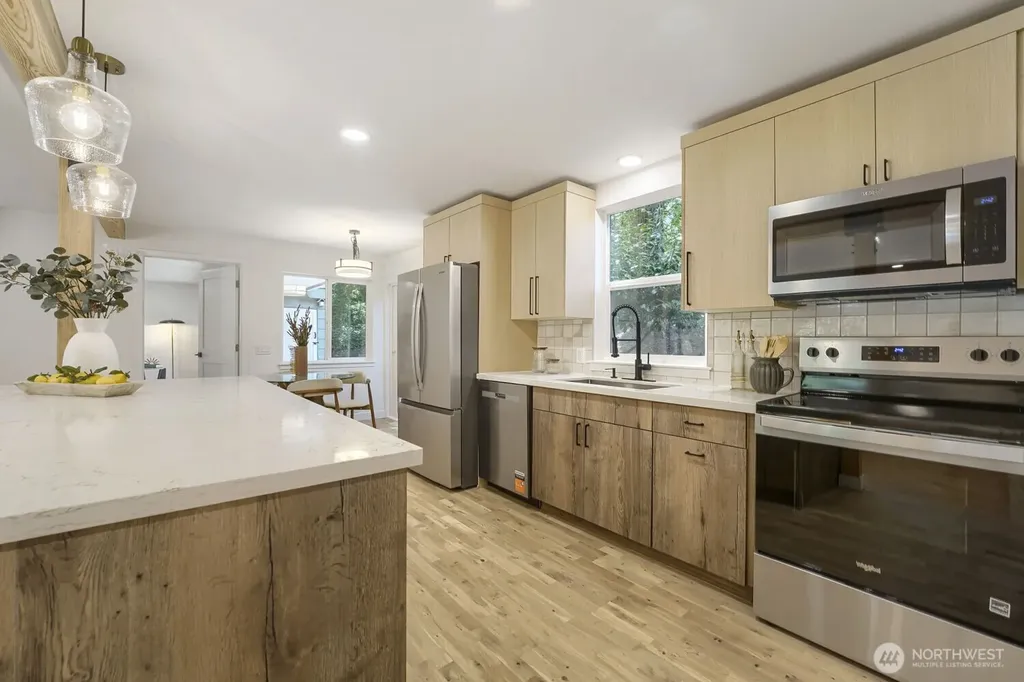 16051 21st Avenue SW Burien WA 98166