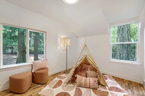 16051 21st Avenue SW Burien WA 98166