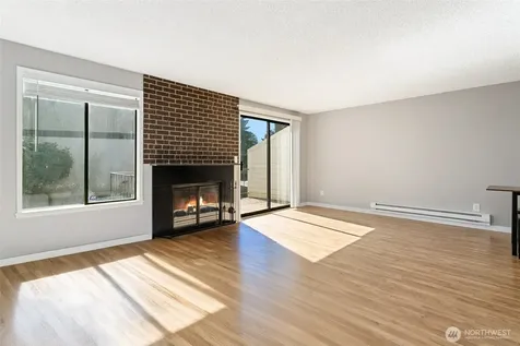 1802 Maple Lane Kent WA 98030