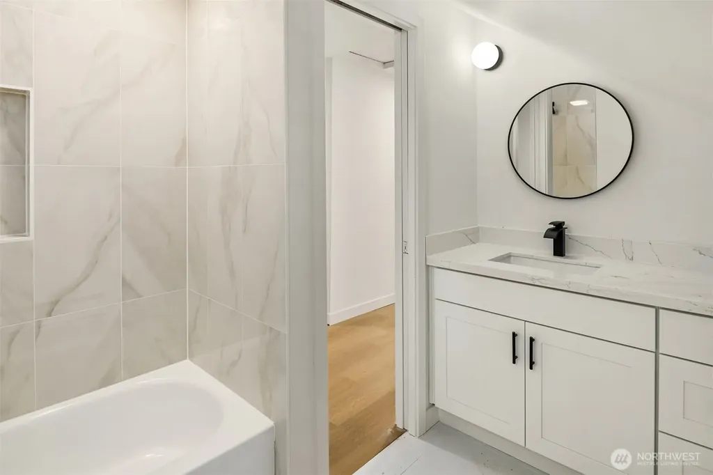 11726 10th Avenue S Seattle WA 98168