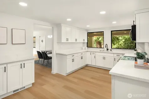11726 10th Avenue S Seattle WA 98168