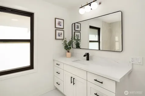 11726 10th Avenue S Seattle WA 98168