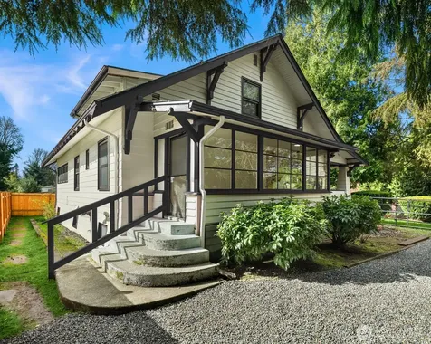 11726 10th Avenue S Seattle WA 98168