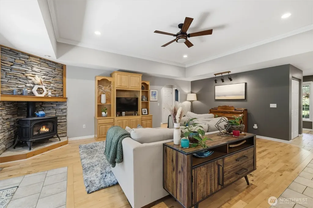 13732 217th Avenue SE Issaquah WA 98027