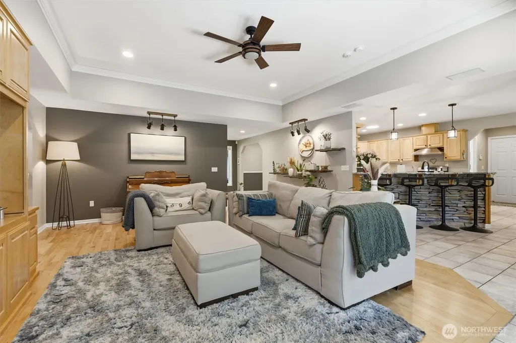 13732 217th Avenue SE Issaquah WA 98027