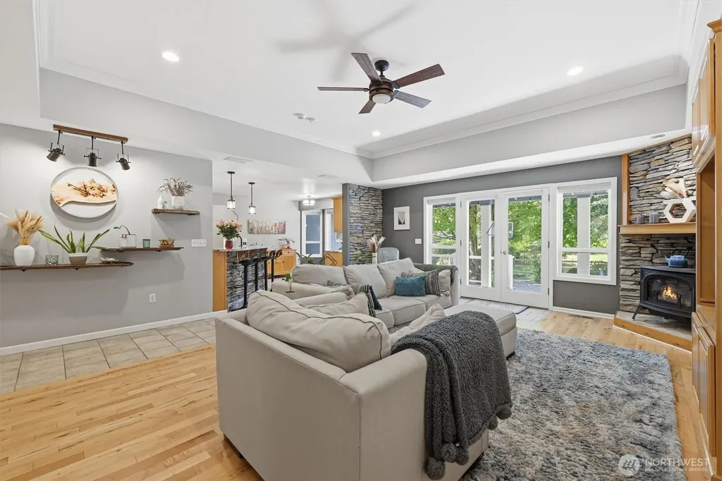 13732 217th Avenue SE Issaquah WA 98027
