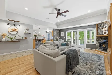 13732 217th Avenue SE Issaquah WA 98027