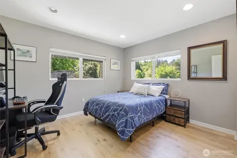 13732 217th Avenue SE Issaquah WA 98027