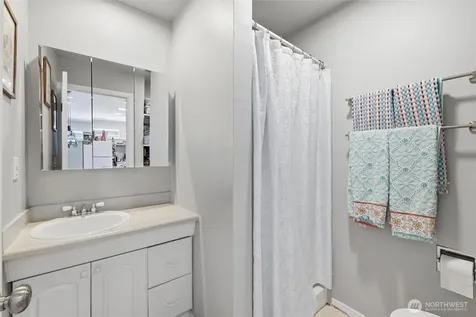 13732 217th Avenue SE Issaquah WA 98027