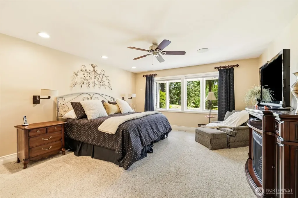5321 W Old Stump Dr NW Gig Harbor WA 98332