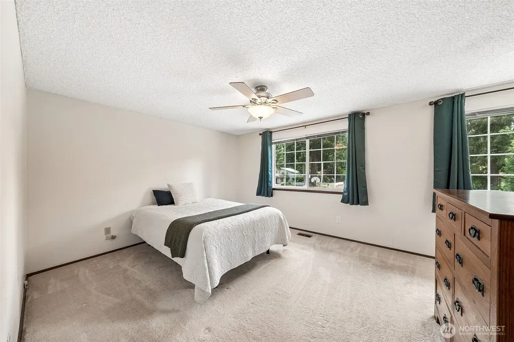 11804 86th Avenue Ct E Puyallup WA 98373
