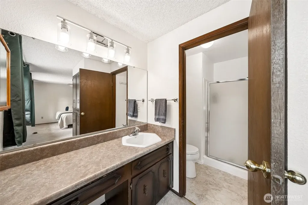 11804 86th Avenue Ct E Puyallup WA 98373