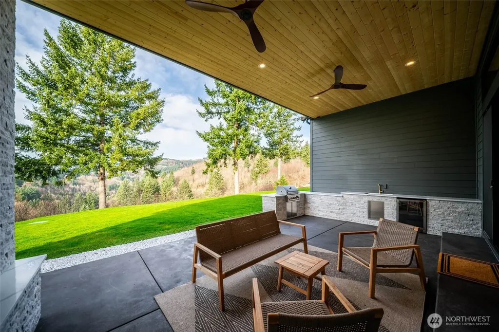 697 Sommerset Road Woodland WA 98674
