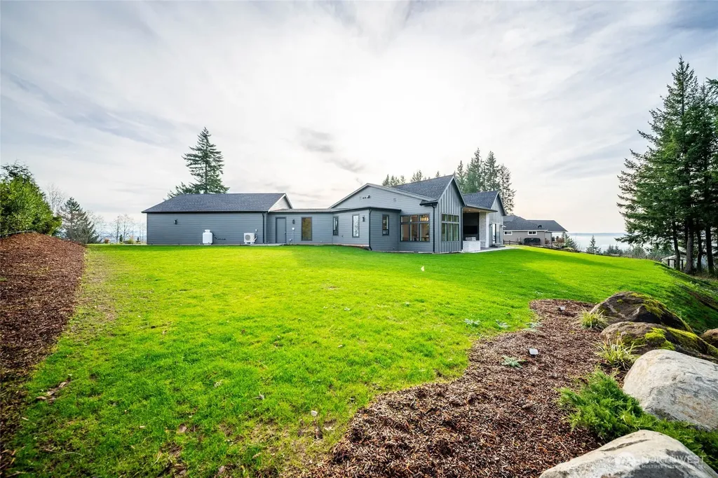 697 Sommerset Road Woodland WA 98674