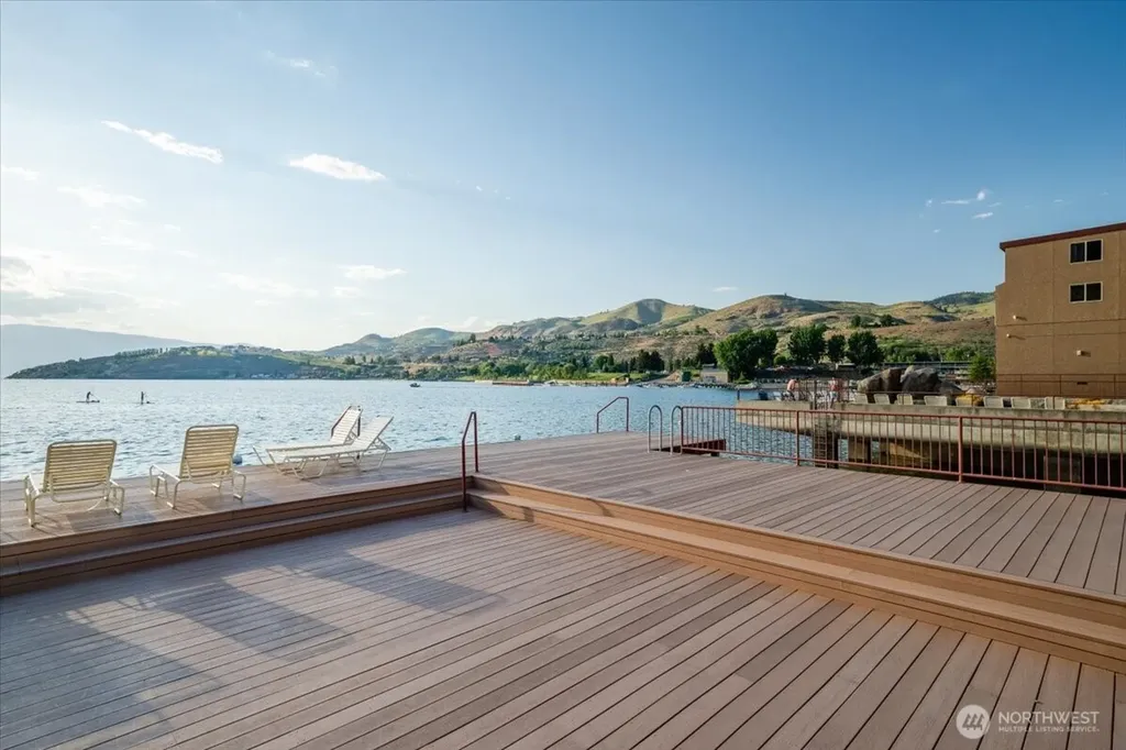 322 W Woodin Avenue Chelan WA 98816