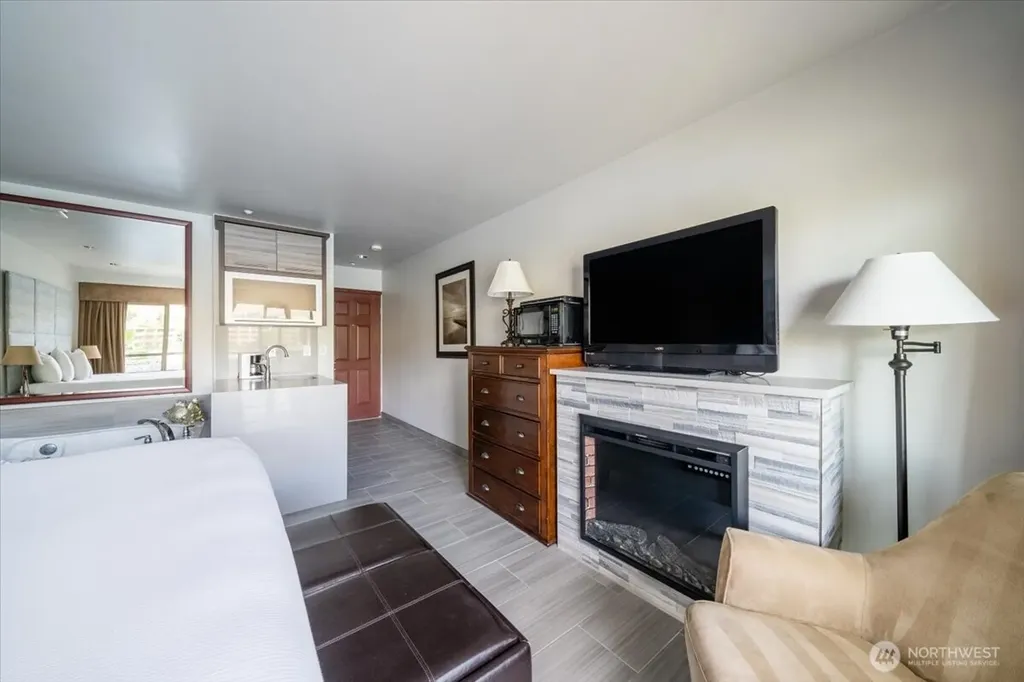 322 W Woodin Avenue Chelan WA 98816