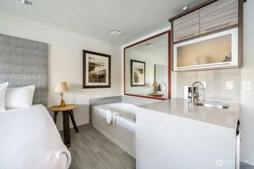 322 W Woodin Avenue Chelan WA 98816