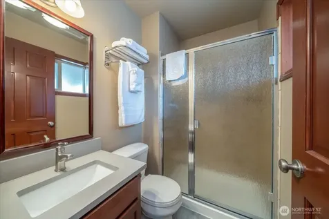 322 W Woodin Avenue Chelan WA 98816