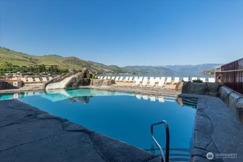 322 W Woodin Avenue Chelan WA 98816