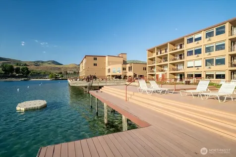 322 W Woodin Avenue Chelan WA 98816