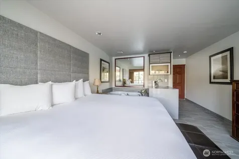 322 W Woodin Avenue Chelan WA 98816